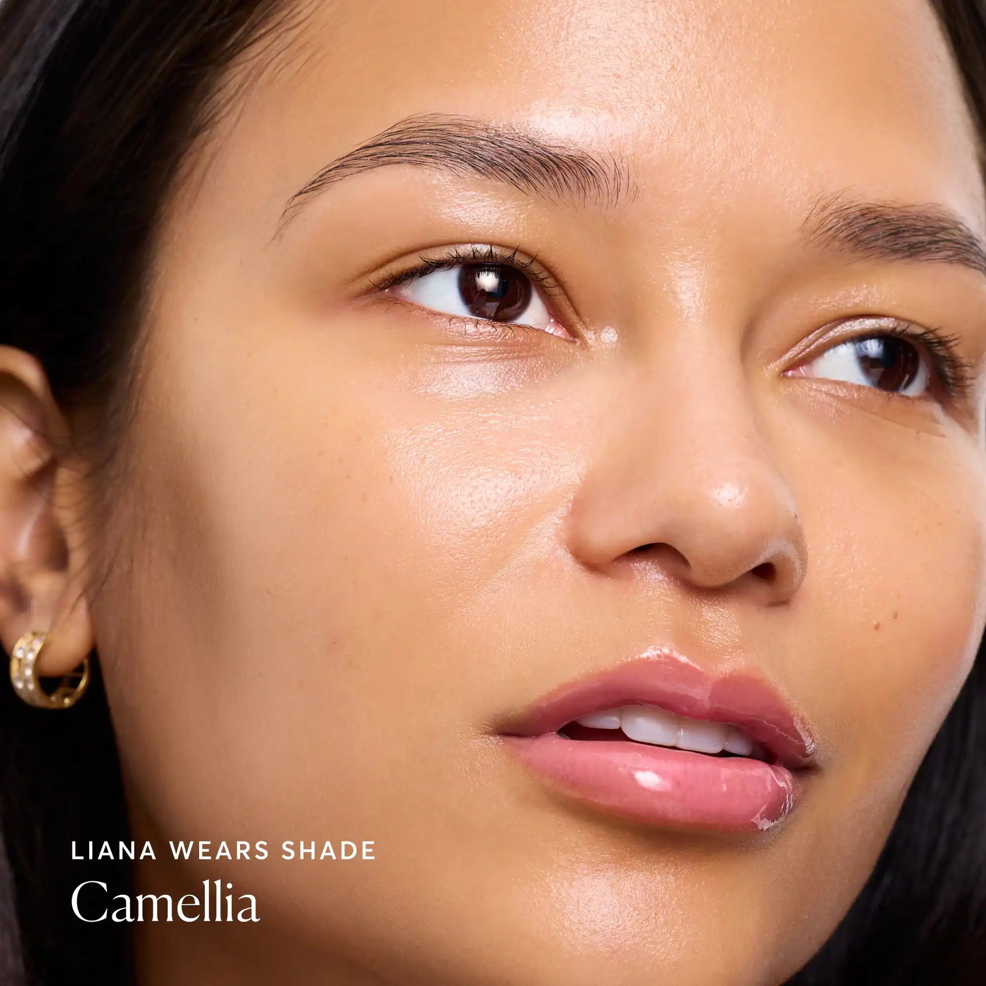 phyto-glow-lip-balm-camellia-u2 NATR-60075-Alt-Images-Phyto-Glow-Lip-Balm-Camellia-04.webp